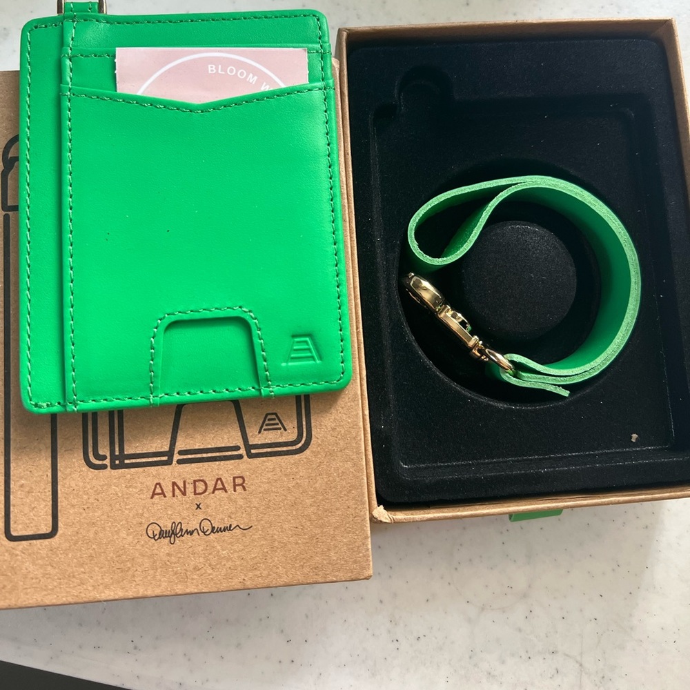 Andar Darylann Denner wallet Monstera